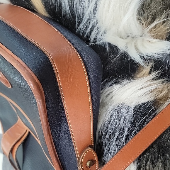 VINTAGE DONNEY AND BOURKE HANDBAG - Picture 10 of 14